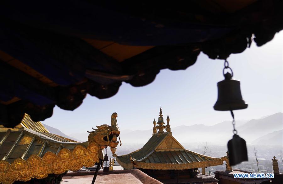 (InTibet)CHINA-LHASA-POTALA PALACE-GOLDEN TOPS-RENOVATION (CN)