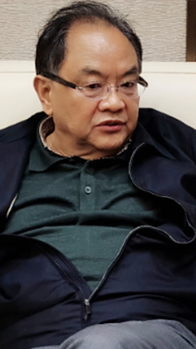 中央文史研究館館員、中國文聯原副主席、中國文藝評論家協會原主席、著名文藝評論家仲呈祥