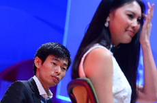 大學(xué)生村官對話世界小姐