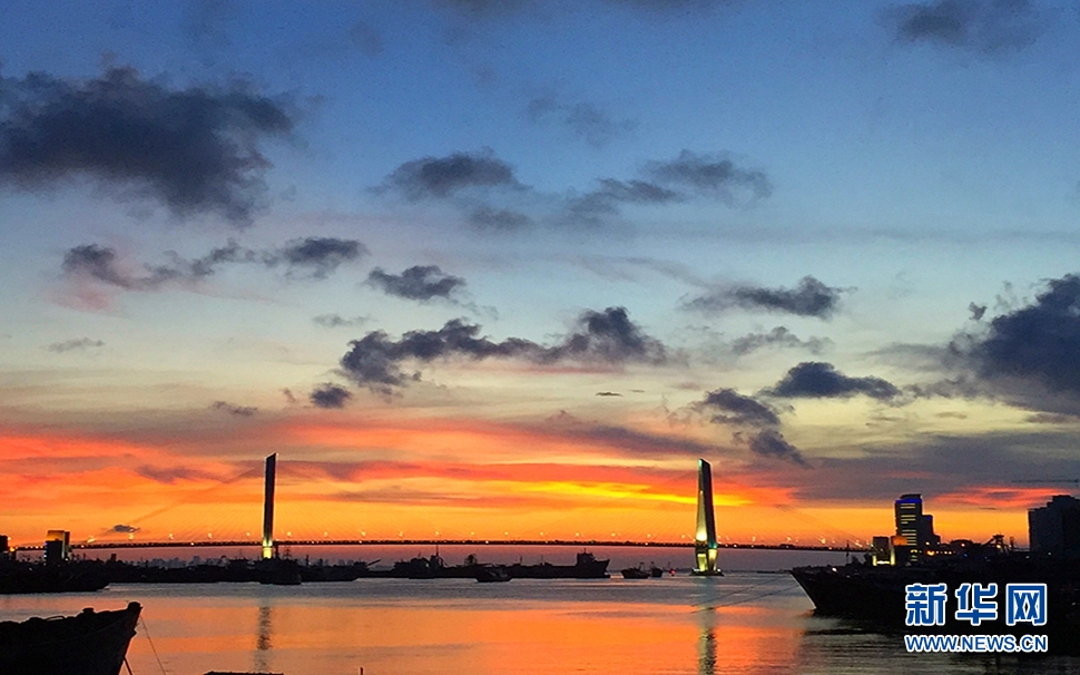 立秋之日夕陽紅