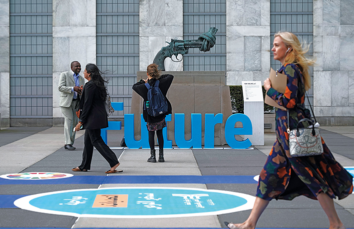 強(qiáng)化聯(lián)合國作用，堅(jiān)定支持多邊主義