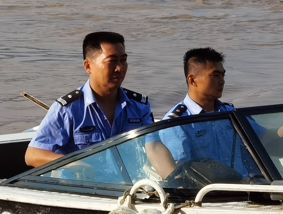 &ldquo;自費(fèi)護(hù)魚的&lsquo;民間河長(zhǎng)&rsquo;&rdquo;鴻鵠護(hù)魚志愿隊(duì)