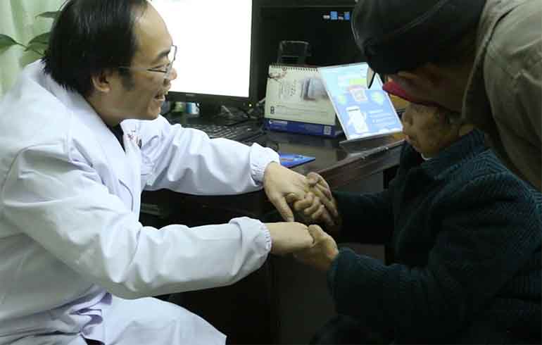 致敬偉大改革｜對(duì)話40年，講述身邊的健康故事（第三集）&mdash;&mdash;有了新農(nóng)合，看病不再愁