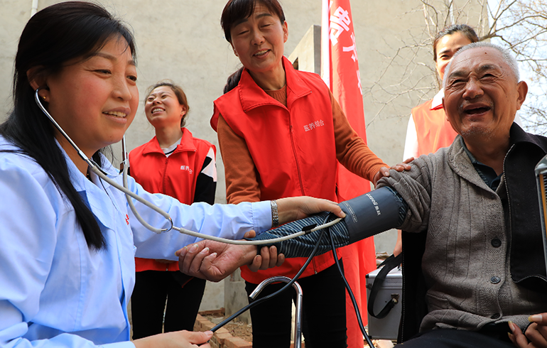 致敬偉大改革｜對(duì)話40年，講述身邊的健康故事（第二十九集）&mdash;&mdash;健康老齡化，幸福夕陽(yáng)紅