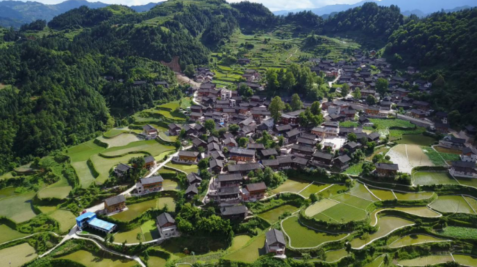 從貧困村到示范村，結對幫扶的&ldquo;龍塘樣本&rdquo;是如何煉成的