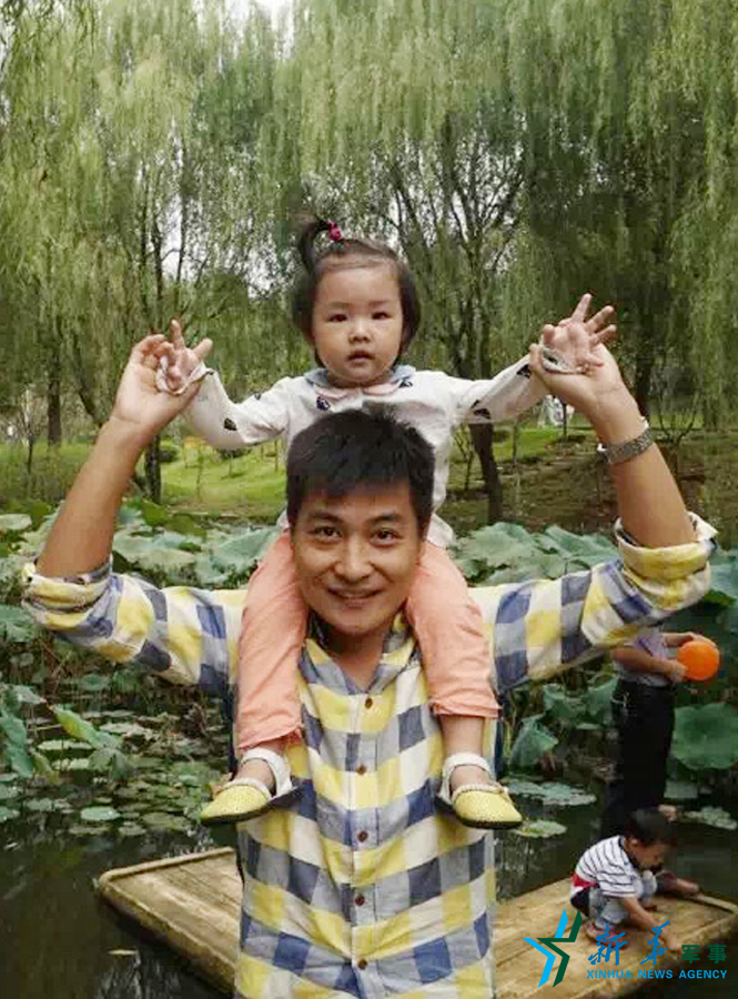 &uarr;資料圖片：張超與女兒合影。