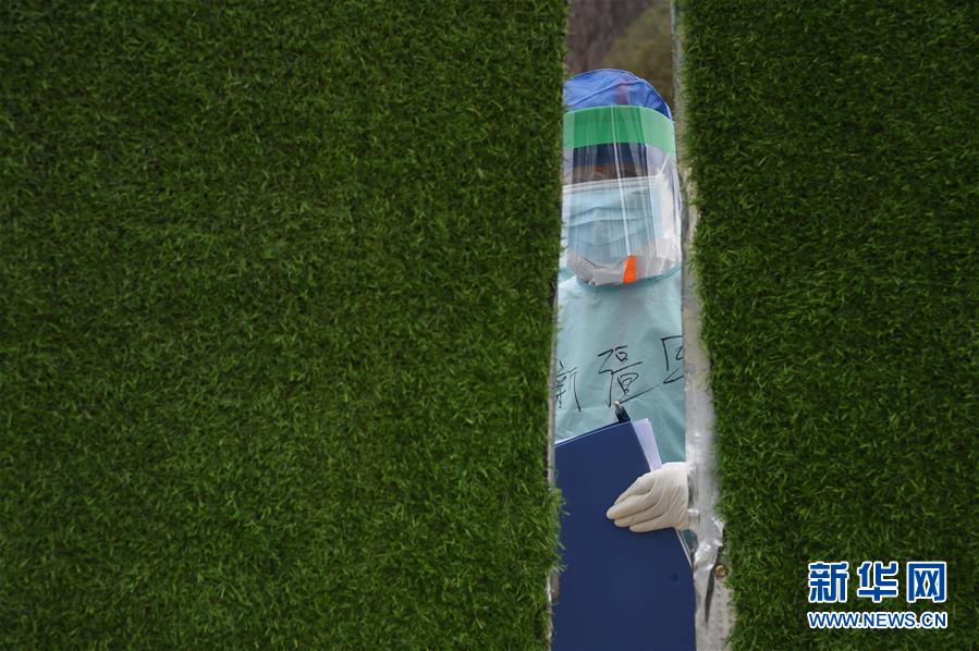 （聚焦疫情防控&middot;圖文互動）（6）軍隊新近承擔(dān)救治任務(wù)的兩所醫(yī)院全部投入使用 參照火神山醫(yī)院模式運(yùn)行