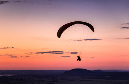 俄媒：俄軍新型傘降系統&ldquo;為北極而生&rdquo;