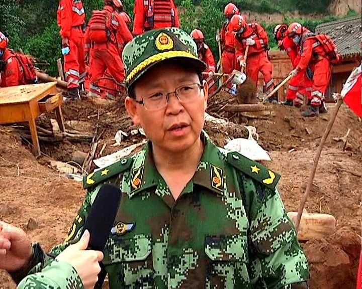 武警部隊全力進行搶險救災