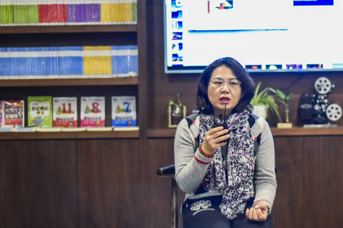 王煥：唐卡現在發展得很好。一個是國家非遺政策的保護，第二唐卡技藝本身很精良，做唐卡的這些藝人始終保有著工匠精神，做出來的東西令人稱贊，它自然能慢慢傳播開來。