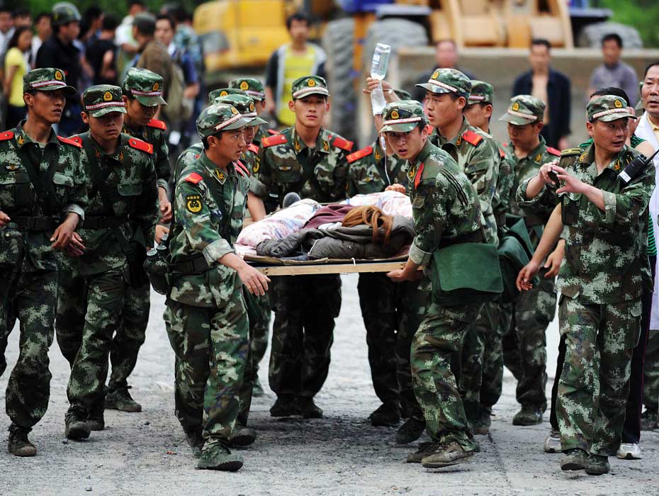 &ldquo;迷彩&rdquo;災區的第一道希望