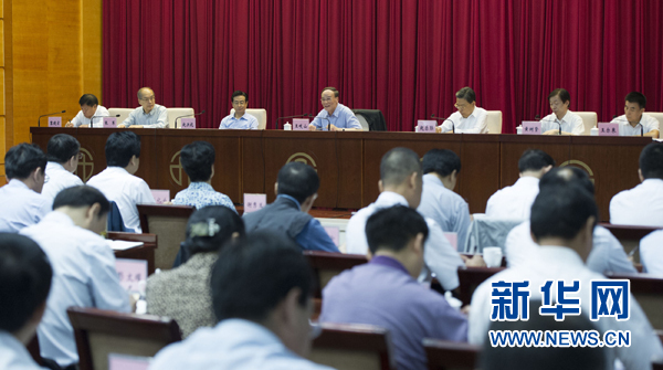 7月16日，中共中央政治局常委、中央紀(jì)委書記、中央巡視工作領(lǐng)導(dǎo)小組組長(zhǎng)王岐山在北京出席2014年中央第二輪巡視工作動(dòng)員部署會(huì)并講話。新華社記者黃敬文 攝 