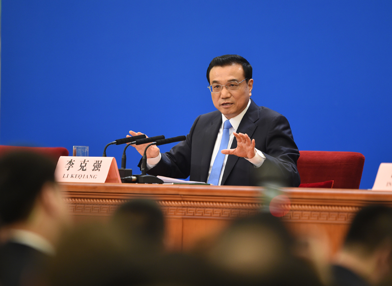 3月15日，國務(wù)院總理李克強(qiáng)在北京人民大會(huì)堂與中外記者見面，并回答記者提問。新華社記者 謝環(huán)馳 攝