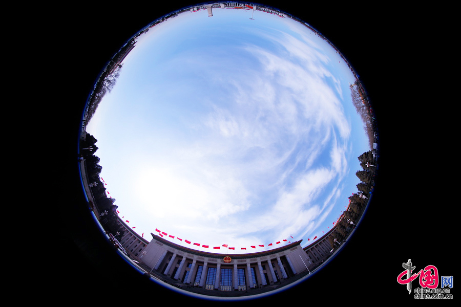  人民大會堂、天安門廣場、人民英雄紀念碑外部全景。中國網 鄭亮攝