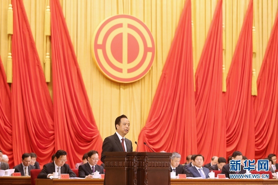 4月27日，慶祝&ldquo;五一&rdquo;國際勞動節暨全國五一勞動獎和全國工人先鋒號表彰大會在北京人民大會堂舉行。中共中央政治局委員、中華全國總工會主席李建國出席大會并講話。新華社記者 才揚 攝 