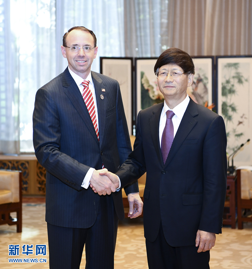 9月26日，中共中央政治局委員、中央政法委書記孟建柱在北京會見來華出席國際刑警組織第86屆全體大會的美國司法部常務副部長羅森斯坦。新華社記者 張領 攝