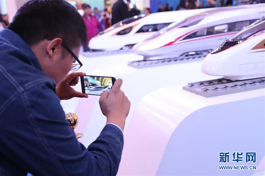 （十九大時光&middot;圖文互動）（2）向著夢想，奮進！&mdash;&mdash;來自&ldquo;砥礪奮進的五年&rdquo;大型成就展現場的報道 