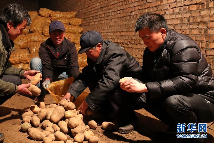 （十九大代表風采&middot;圖文互動）（1）&ldquo;第一書記&rdquo;房瑞標：呂梁鄉親&ldquo;最親近的人&rdquo;