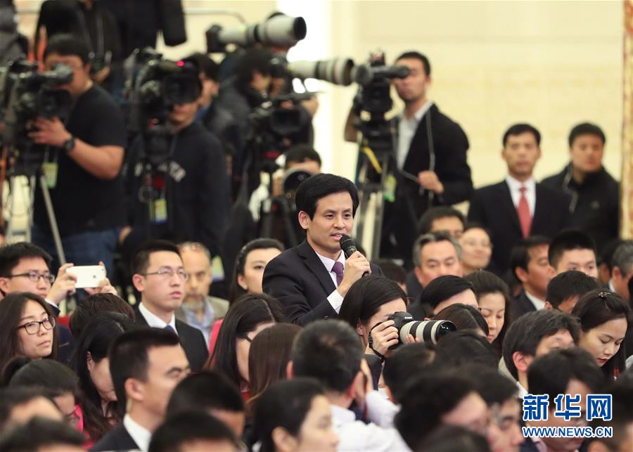 （兩會&middot;新華網）（2）李克強總理與中外記者見面