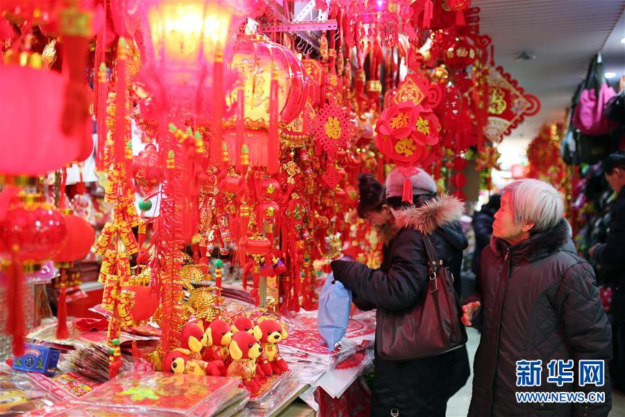 （社會）（2）新春掛飾節前走俏