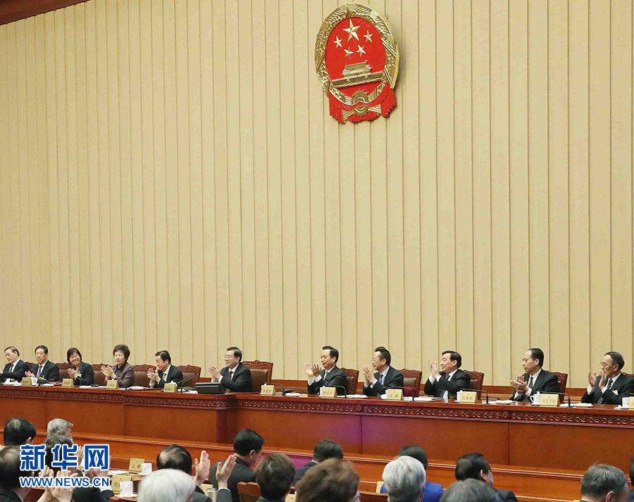 2月24日，全國人大常委會委員長張德江在北京主持十二屆全國人大常委會第三十三次會議閉幕會。在會議完成各項表決事項后，張德江發(fā)表講話。新華社記者 劉衛(wèi)兵 攝