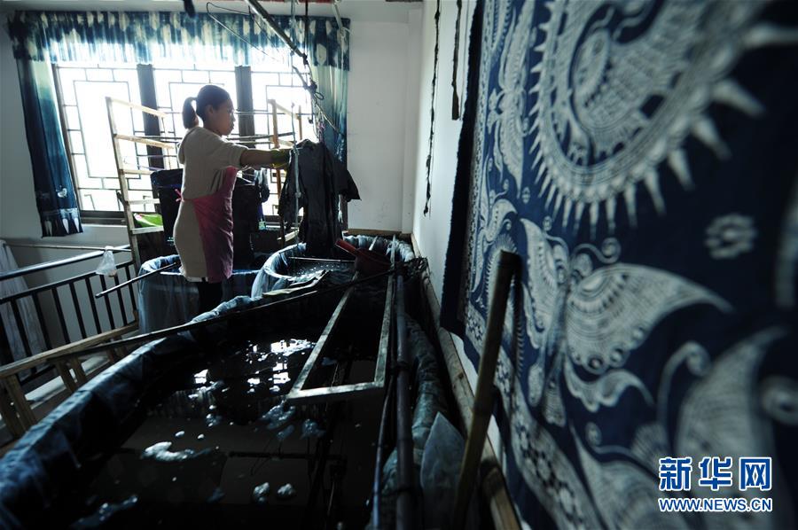 （社會）（2）貴州丹寨：&ldquo;指尖經濟&rdquo;繪制脫貧藍圖