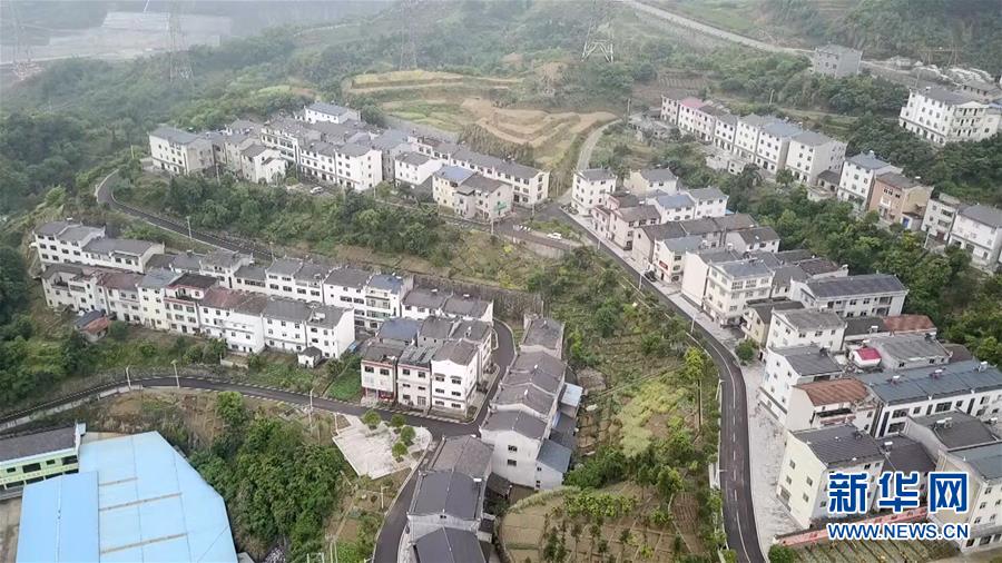 （新華全媒頭條&middot;圖文互動）（3）情系人民 心牽創新&mdash;&mdash;習近平總書記考察湖北回訪記