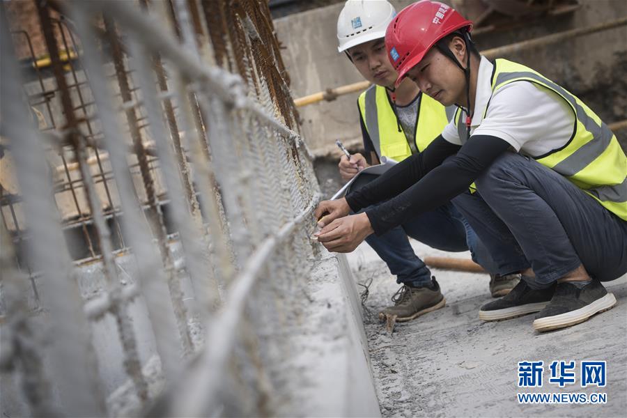 （新時代奮斗者&middot;圖文互動）（1）當一群&ldquo;90后&rdquo;與工地相遇&mdash;&mdash;記奮戰在軍運會工地上的90后新農民工
