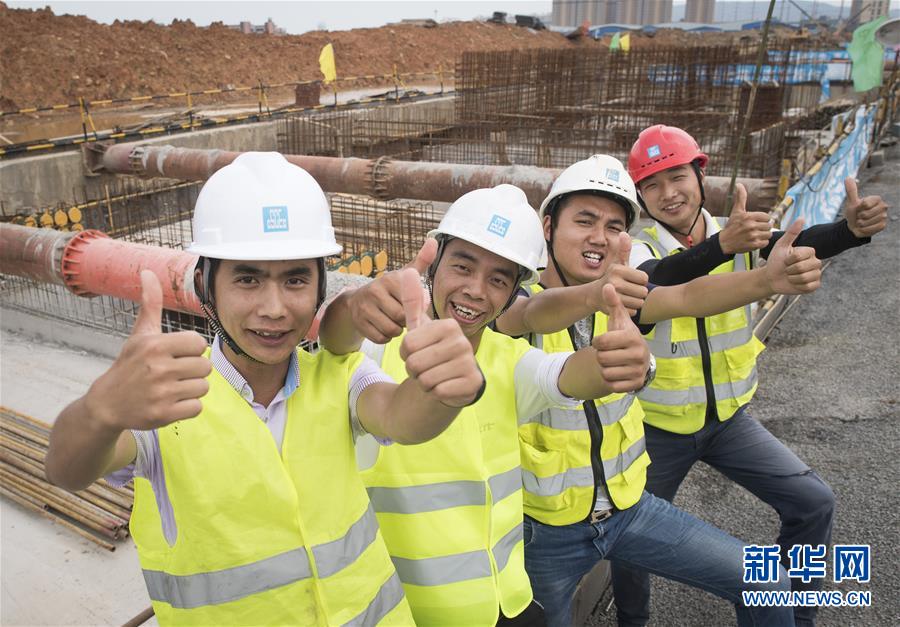 （新時代奮斗者&middot;圖文互動）（4）當一群&ldquo;90后&rdquo;與工地相遇&mdash;&mdash;記奮戰在軍運會工地上的90后新農民工