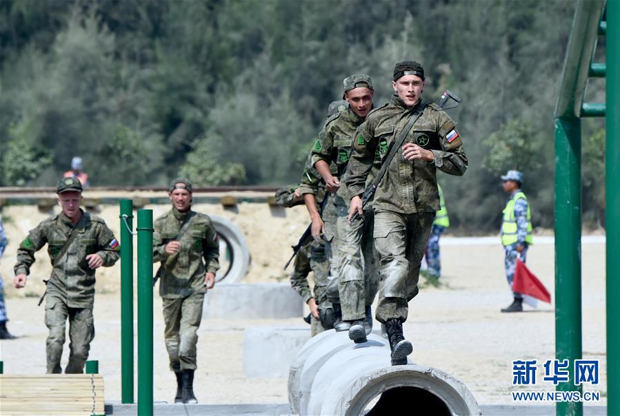 （軍事&middot;圖文互動）（6）海上登陸賽障礙賽打響　中國隊包攬前3名