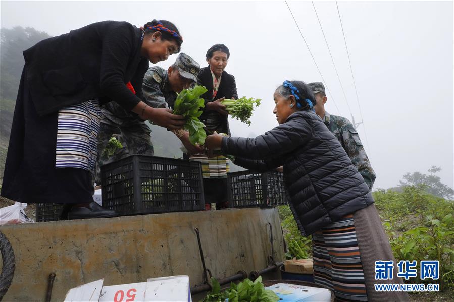 （圖文互動）（1）特寫：&ldquo;八一&rdquo;禮物，飛向云端哨所