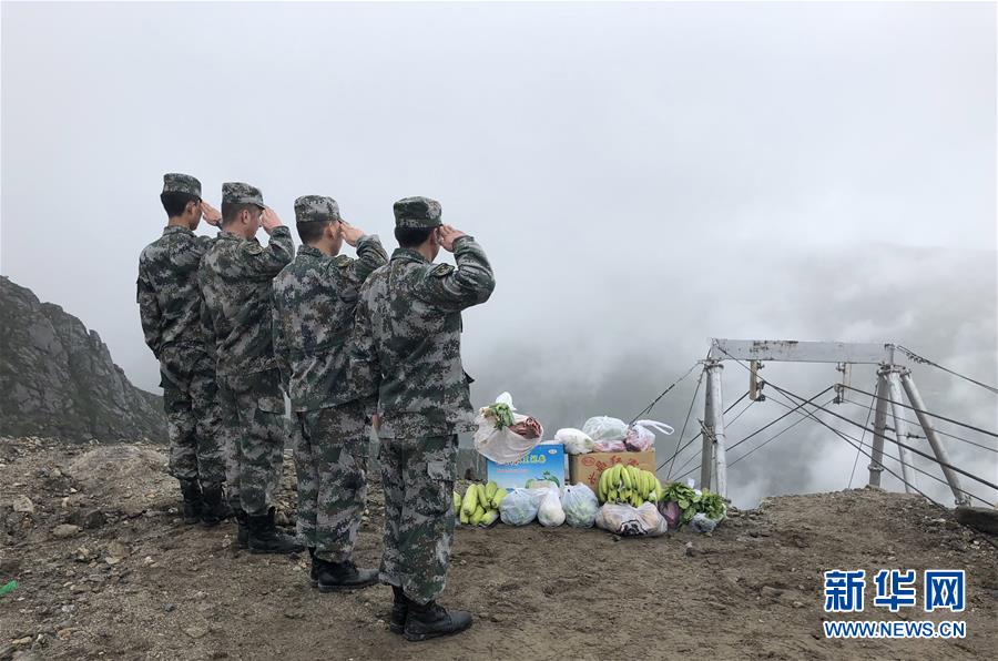 （圖文互動）（9）特寫：&ldquo;八一&rdquo;禮物，飛向云端哨所