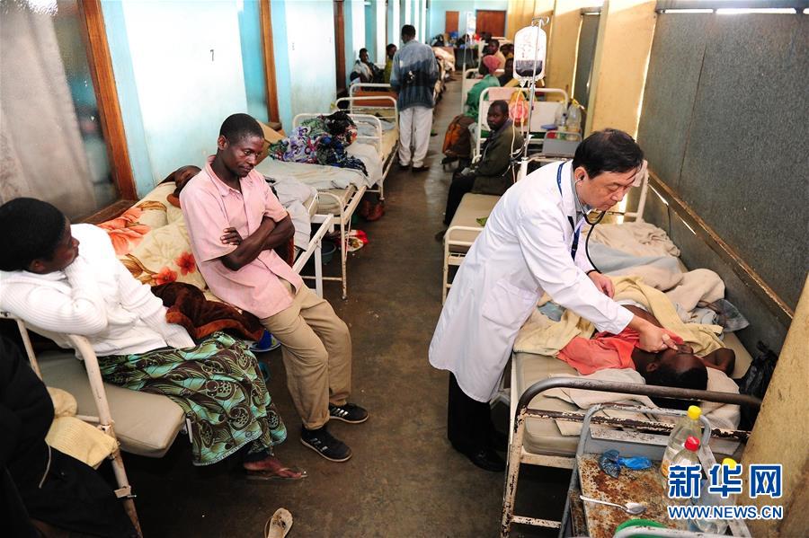 （新華全媒頭條&middot;圖文互動）（8）以生命的名義&mdash;&mdash;獻給首個&ldquo;中國醫師節&rdquo; 