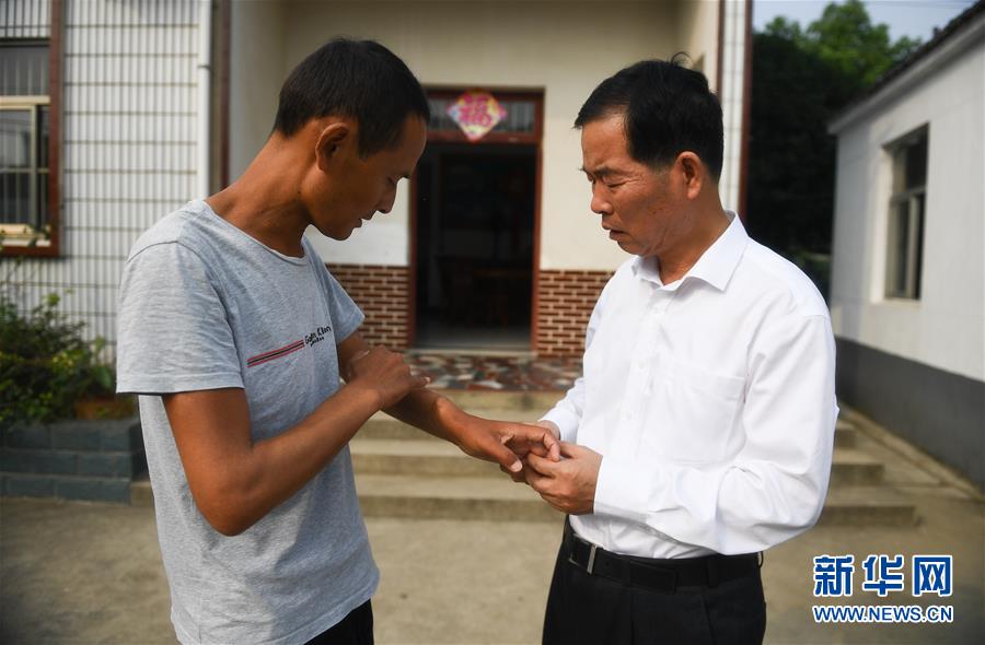 （新時代擔當作為典型風采&middot;圖文互動）（3）李世貴：做群眾需要的&ldquo;鐵肩膀&rdquo;