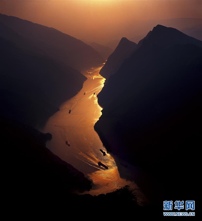 （百城百縣百企調研行&middot;圖文互動）（7）建設長江綠色走廊再譜新章&mdash;&mdash;長江三峽集團發展紀實