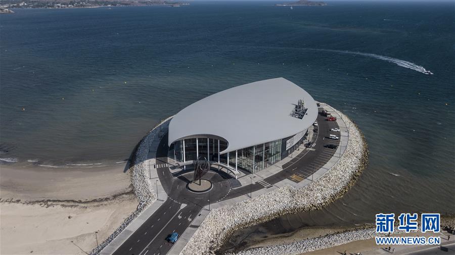 （新華全媒頭條&middot;圖文互動(dòng)）（2）特稿：深化周邊友好　共促亞太繁榮&mdash;&mdash;寫在習(xí)近平主席出席亞太經(jīng)合組織第二十六次領(lǐng)導(dǎo)人非正式會(huì)議，對(duì)巴布亞新幾內(nèi)亞、文萊和菲律賓進(jìn)行國事訪問并在巴新同建交太平洋島國領(lǐng)導(dǎo)人會(huì)晤之際