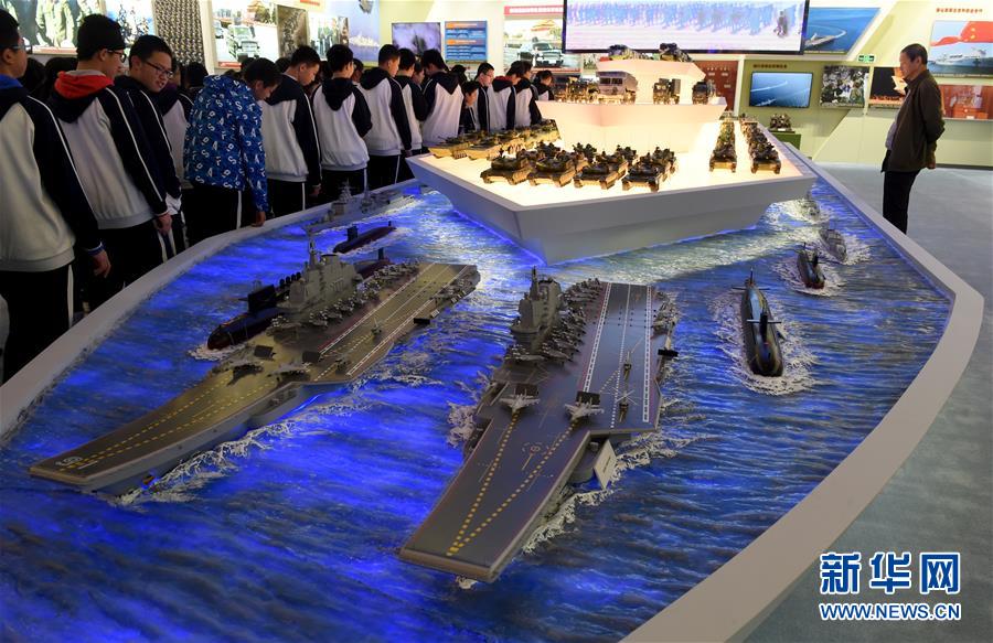 (新華全媒頭條·圖文互動)(5)從歷史中汲取繼續(xù)前進的力量——習(xí)近平總書記參觀慶祝改革開放40周年大型展覽側(cè)記