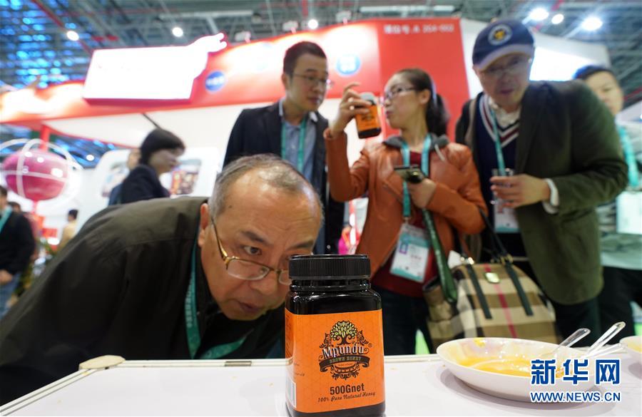 （在習(xí)近平新時(shí)代中國(guó)特色社會(huì)主義思想指引下&middot;慶祝改革開放40周年&middot;開放發(fā)展）（新華全媒頭條&middot;圖文互動(dòng)）（6）開放中國(guó)：大門越開越大 道路越走越寬