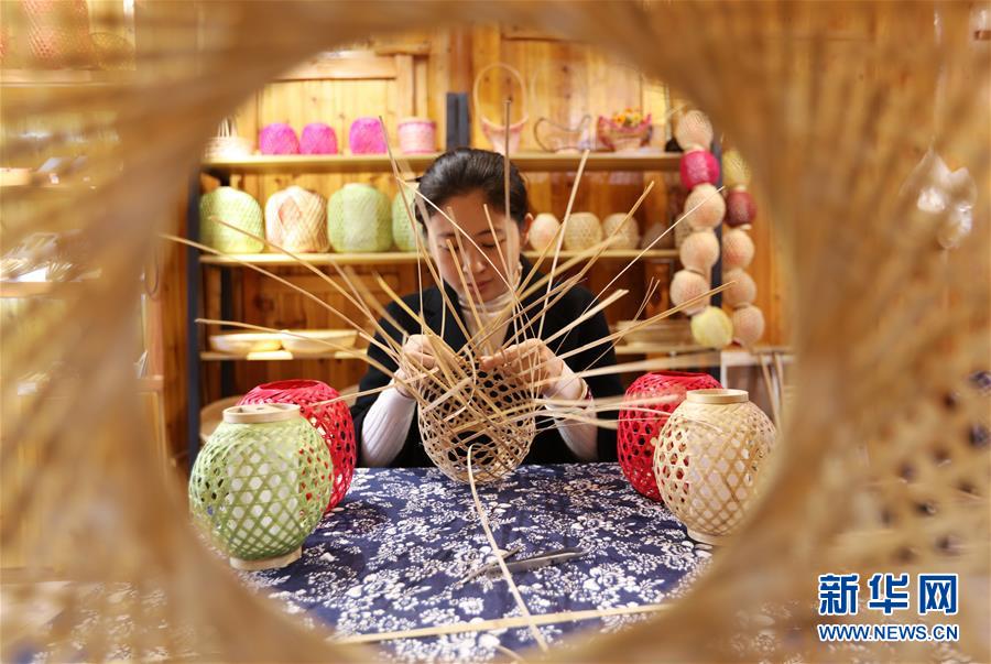 （在習(xí)近平新時代中國特色社會主義思想指引下&middot;慶祝改革開放40周年）（新華全媒頭條&middot;圖文互動）（3）在改革開放大潮中砥礪奮進(jìn)&mdash;&mdash;新時代踐行新發(fā)展理念紀(jì)行