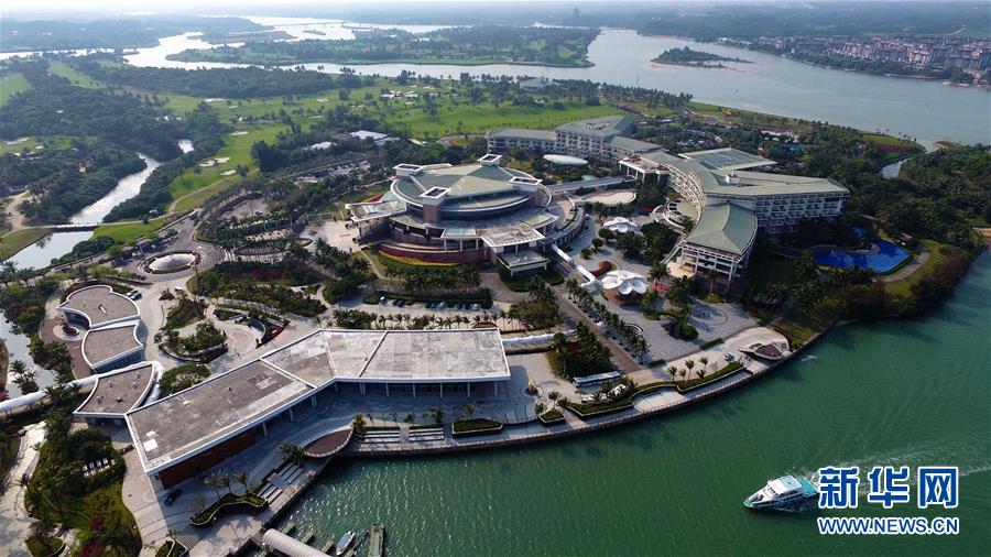 （新華全媒頭條&middot;圖文互動(dòng)）（8）領(lǐng)航！向著高質(zhì)量發(fā)展堅(jiān)定前行&mdash;&mdash;以習(xí)近平同志為核心的黨中央引領(lǐng)中國(guó)經(jīng)濟(jì)發(fā)展述評(píng)