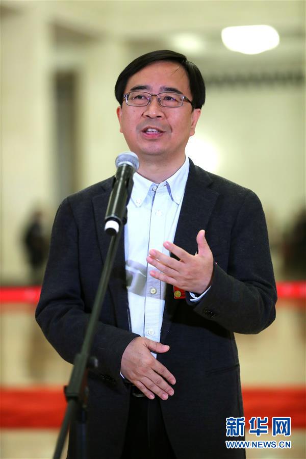 （兩會&middot;政協開幕）（3）全國政協委員接受采訪