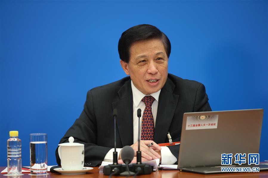（兩會(huì)&middot;XHDW）（3）十三屆全國(guó)人大一次會(huì)議舉行新聞發(fā)布會(huì) 