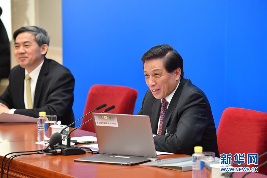 （兩會&middot;XHDW）（4）十三屆全國人大一次會議舉行新聞發布會 