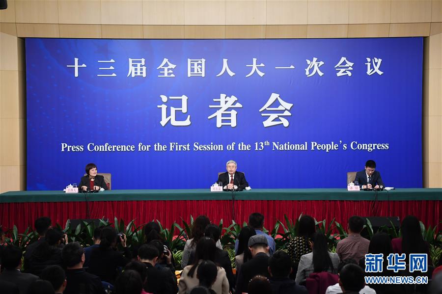 （兩會(huì)）（1）國(guó)務(wù)院扶貧辦主任劉永富就&ldquo;打好精準(zhǔn)脫貧攻堅(jiān)戰(zhàn)&rdquo;答記者問(wèn)