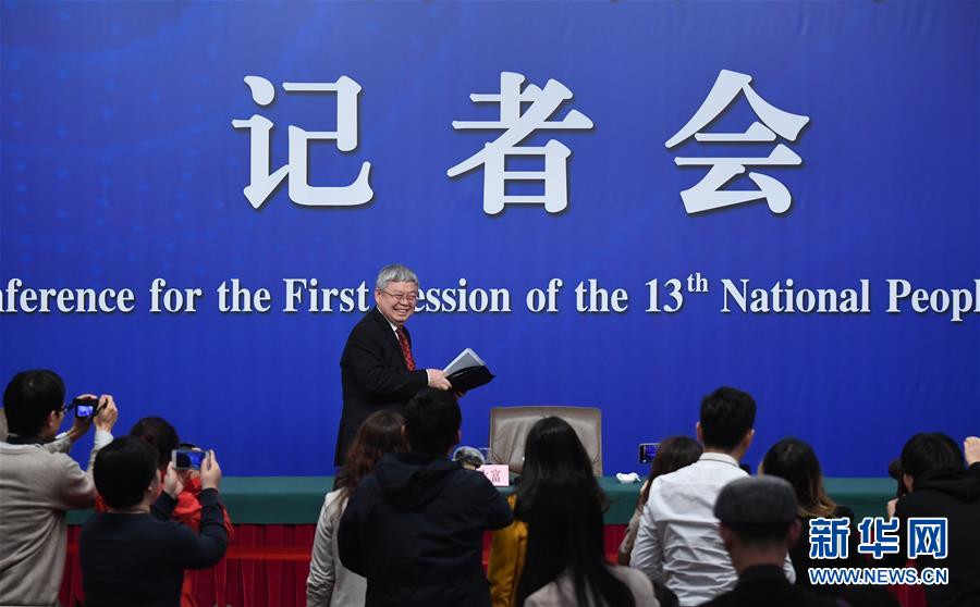 （兩會(huì)）（6）國(guó)務(wù)院扶貧辦主任劉永富就&ldquo;打好精準(zhǔn)脫貧攻堅(jiān)戰(zhàn)&rdquo;答記者問