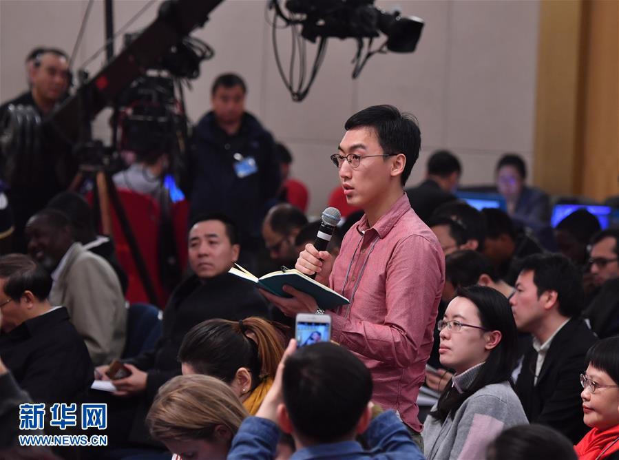 （兩會&middot;XHDW）（3）農(nóng)業(yè)部部長韓長賦等就&ldquo;實(shí)施鄉(xiāng)村振興戰(zhàn)略 推動農(nóng)業(yè)轉(zhuǎn)型升級&rdquo;答記者問