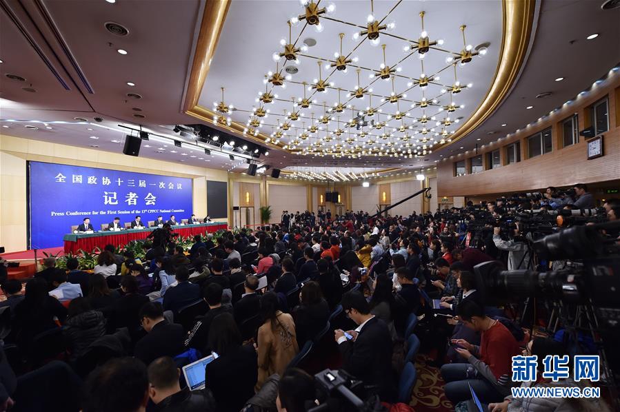 （兩會&middot;XHDW）（1）政協(xié)委員談提高保障和改善民生水平