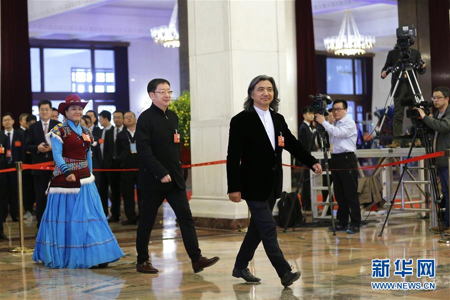 （兩會&middot;XHDW）（3）全國政協(xié)委員接受采訪