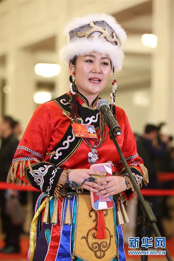 （兩會&middot;XHDW）（6）全國人大代表接受采訪