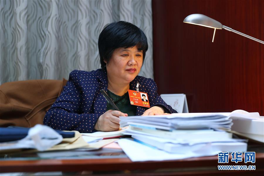 （兩會(huì)&middot;基層委員履職故事）（2）全國(guó)政協(xié)委員杜麗群：重視傳染病防治專業(yè)人才隊(duì)伍建設(shè)